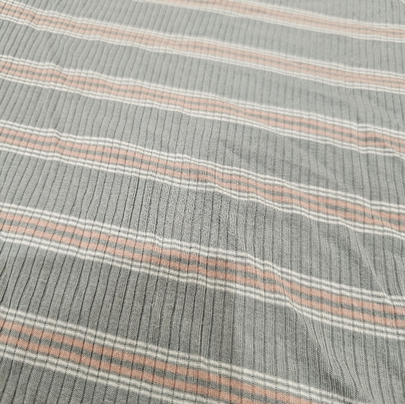 Bundle of American Eagle tank tops - Picture 2 of 5